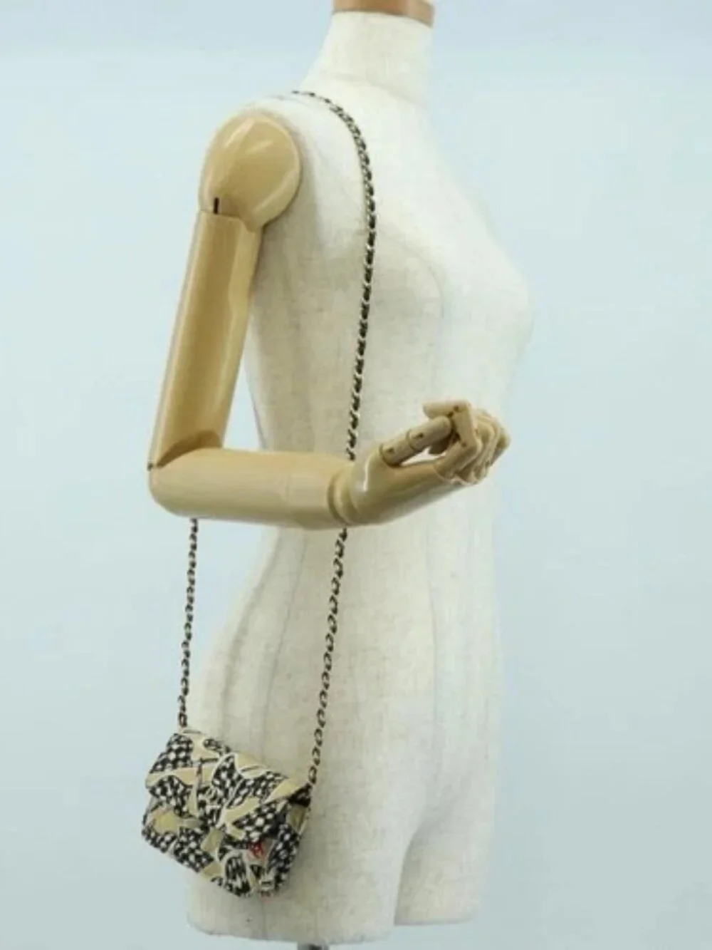 CHANEL Matelasse Checker Flag Chain Pouch Cotton Beige CC Auth YKZ1020SAM